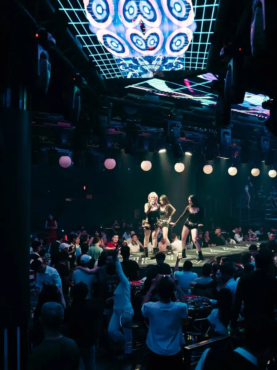 Bìa menu TOP TV Club — club và karaoke tại Đà Nẵng